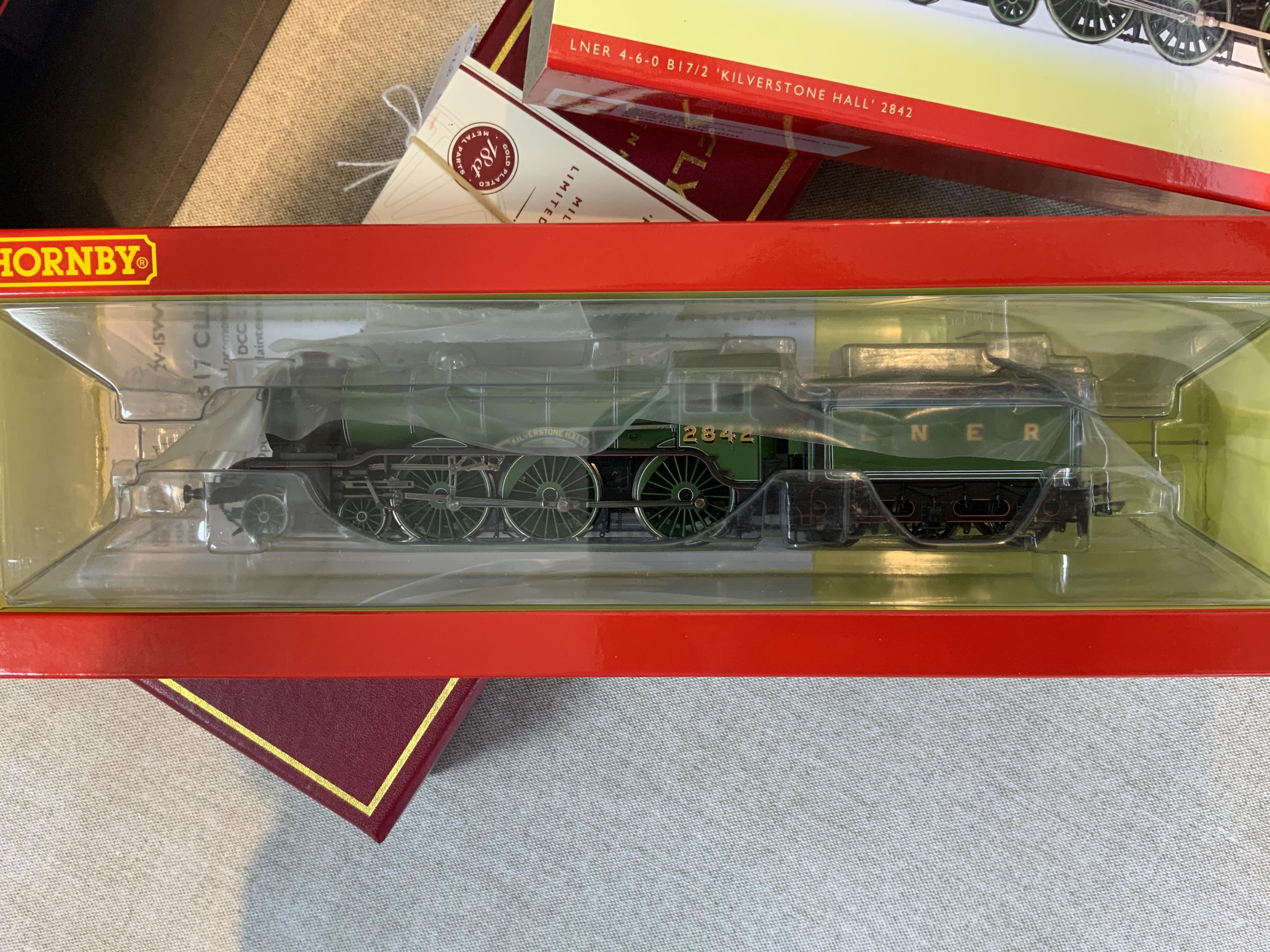 Two boxed Hornby Hobbies 00 gauge railway LNER tender locomotives; a class A3, Flying Scotsman 103, Millennium Limited Edition (R2146), together with a class B 17/2, Kilverstone Hall 2842, (R3447)